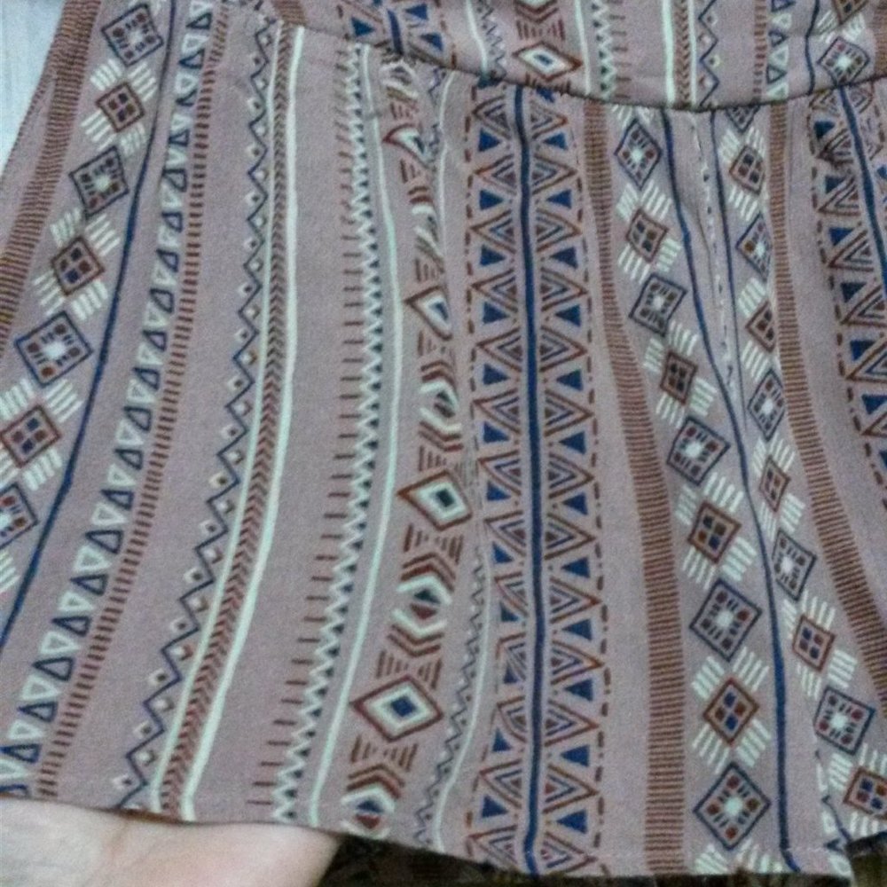 Flowy Aztec Shorts - Picture 12 of 16